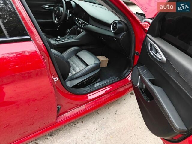 Альфа Ромео Джулия, объемом двигателя 2 л и пробегом 118 тыс. км за 10650 $, фото 9 на Automoto.ua