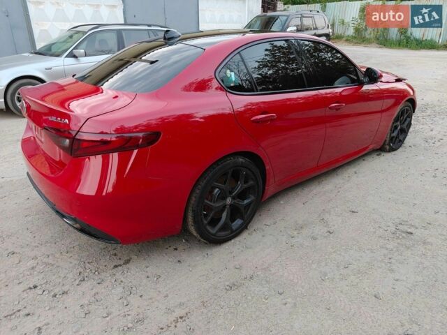 Альфа Ромео Джулия, объемом двигателя 2 л и пробегом 118 тыс. км за 10650 $, фото 2 на Automoto.ua
