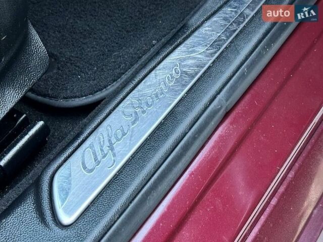 Альфа Ромео Джулия, объемом двигателя 2 л и пробегом 195 тыс. км за 13200 $, фото 24 на Automoto.ua