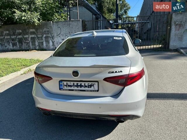 Альфа Ромео Джулия, объемом двигателя 2 л и пробегом 38 тыс. км за 18500 $, фото 5 на Automoto.ua