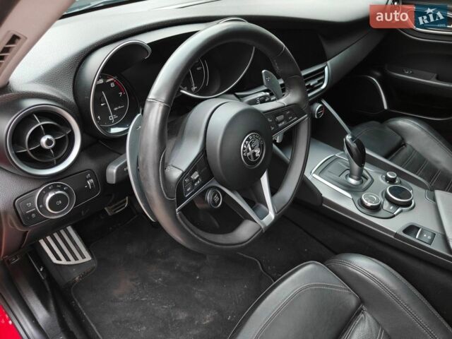 Альфа Ромео Джулия, объемом двигателя 2 л и пробегом 118 тыс. км за 10650 $, фото 11 на Automoto.ua