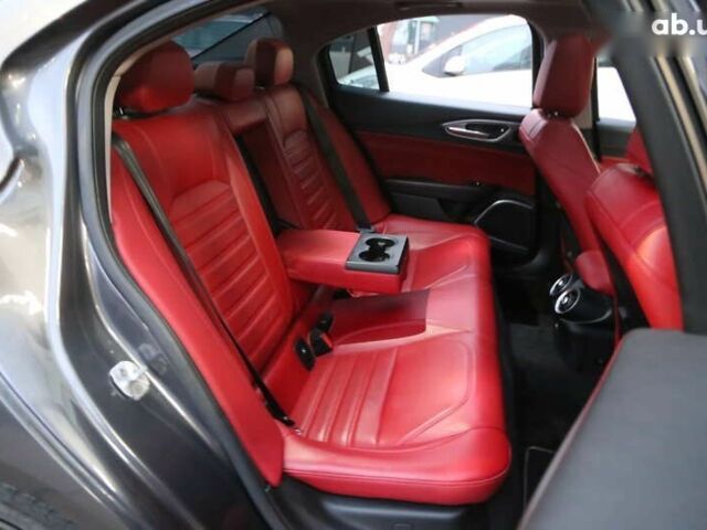 Альфа Ромео Джулия, объемом двигателя 2 л и пробегом 75 тыс. км за 16900 $, фото 10 на Automoto.ua