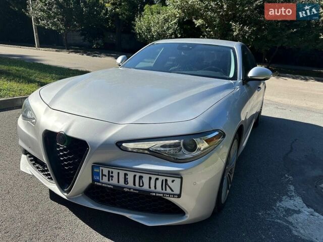 Альфа Ромео Джулия, объемом двигателя 2 л и пробегом 38 тыс. км за 18500 $, фото 3 на Automoto.ua