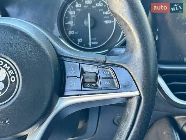 Альфа Ромео Джулия, объемом двигателя 2 л и пробегом 195 тыс. км за 13200 $, фото 18 на Automoto.ua