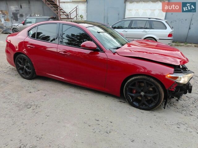 Альфа Ромео Джулия, объемом двигателя 2 л и пробегом 118 тыс. км за 10650 $, фото 1 на Automoto.ua