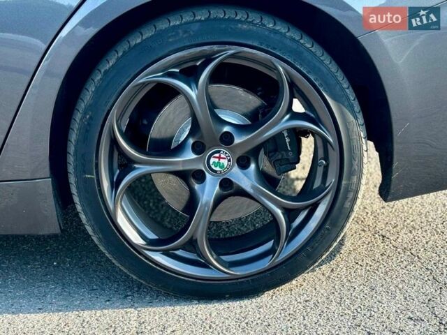 Альфа Ромео Джулия, объемом двигателя 2 л и пробегом 128 тыс. км за 20500 $, фото 31 на Automoto.ua