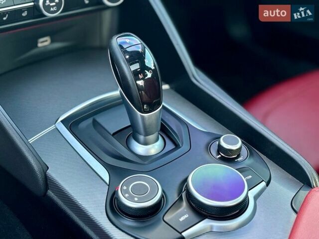 Альфа Ромео Джулия, объемом двигателя 2 л и пробегом 122 тыс. км за 20500 $, фото 19 на Automoto.ua