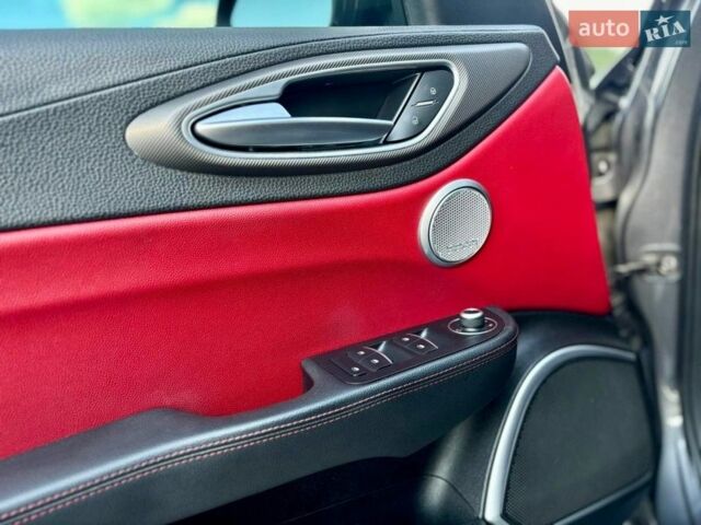 Альфа Ромео Джулия, объемом двигателя 2 л и пробегом 128 тыс. км за 20500 $, фото 23 на Automoto.ua