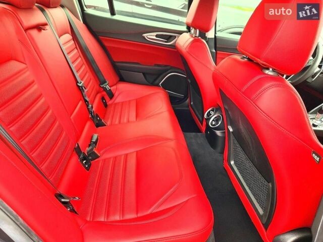 Альфа Ромео Джулия, объемом двигателя 2 л и пробегом 87 тыс. км за 5100 $, фото 9 на Automoto.ua