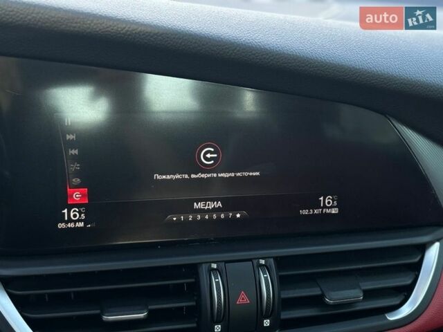 Альфа Ромео Джулия, объемом двигателя 2 л и пробегом 122 тыс. км за 20500 $, фото 20 на Automoto.ua