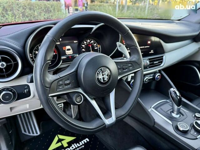 Альфа Ромео Джулия 2019 в Киеве на Automoto.ua Альфа Ромео Джулия, объемом двигателя 2 л и пробегом 40 тыс. км за 25900 $, фото 24 на Automoto.ua