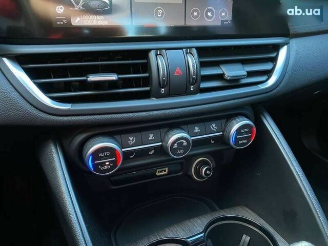 Альфа Ромео Джулія, об'ємом двигуна 2 л та пробігом 32 тис. км за 23800 $, фото 16 на Automoto.ua