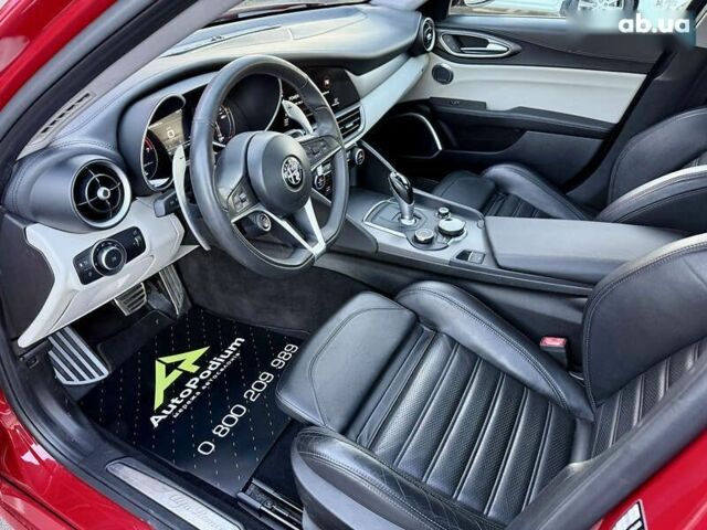 Альфа Ромео Джулия 2019 в Киеве на Automoto.ua Альфа Ромео Джулия, объемом двигателя 2 л и пробегом 40 тыс. км за 25900 $, фото 20 на Automoto.ua