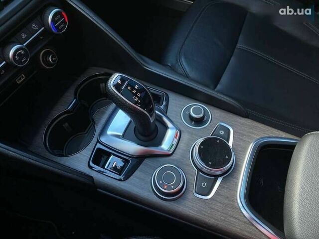 Альфа Ромео Джулія, об'ємом двигуна 2 л та пробігом 32 тис. км за 23800 $, фото 17 на Automoto.ua