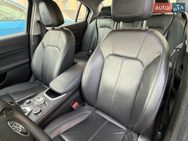 Альфа Ромео Джулія, об'ємом двигуна 2 л та пробігом 56 тис. км за 15000 $, фото 23 на Automoto.ua