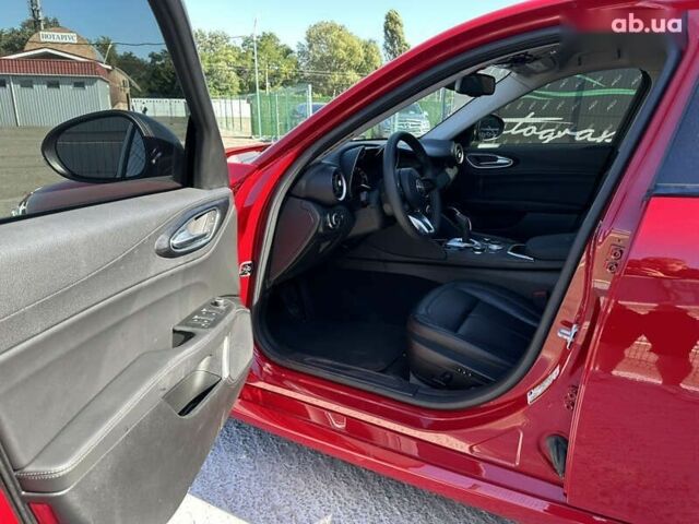 Альфа Ромео Джулия, объемом двигателя 2 л и пробегом 19 тыс. км за 19999 $, фото 6 на Automoto.ua