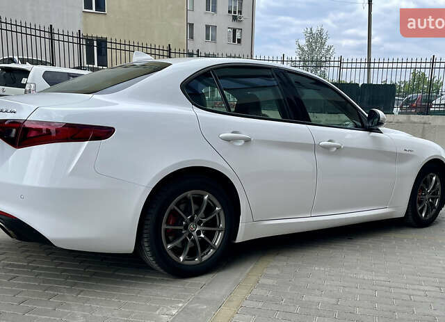 Альфа Ромео Джулія, об'ємом двигуна 2 л та пробігом 23 тис. км за 30000 $, фото 5 на Automoto.ua