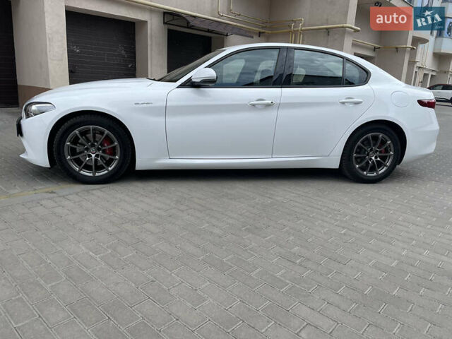 Альфа Ромео Джулія, об'ємом двигуна 2 л та пробігом 23 тис. км за 30000 $, фото 3 на Automoto.ua