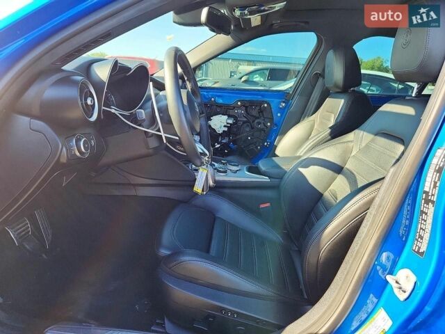 Альфа Ромео Джулия, объемом двигателя 2 л и пробегом 107 тыс. км за 9500 $, фото 7 на Automoto.ua