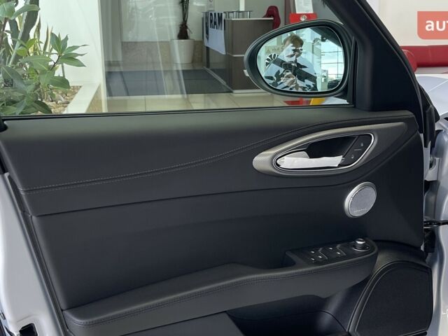 Альфа Ромео Джулия, объемом двигателя 2 л и пробегом 0 тыс. км за 62631 $, фото 8 на Automoto.ua