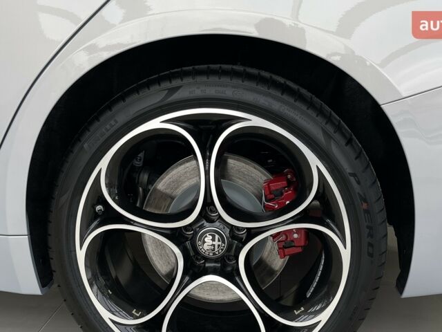 Альфа Ромео Джулия, объемом двигателя 2 л и пробегом 0 тыс. км за 62631 $, фото 4 на Automoto.ua