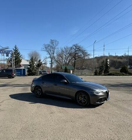 Сірий Альфа Ромео Джулія, об'ємом двигуна 2 л та пробігом 66 тис. км за 19200 $, фото 11 на Automoto.ua