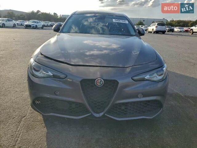 Серый Альфа Ромео Джулия, объемом двигателя 2 л и пробегом 79 тыс. км за 5300 $, фото 4 на Automoto.ua