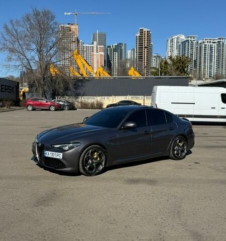 Сірий Альфа Ромео Джулія, об'ємом двигуна 2 л та пробігом 66 тис. км за 19200 $, фото 3 на Automoto.ua