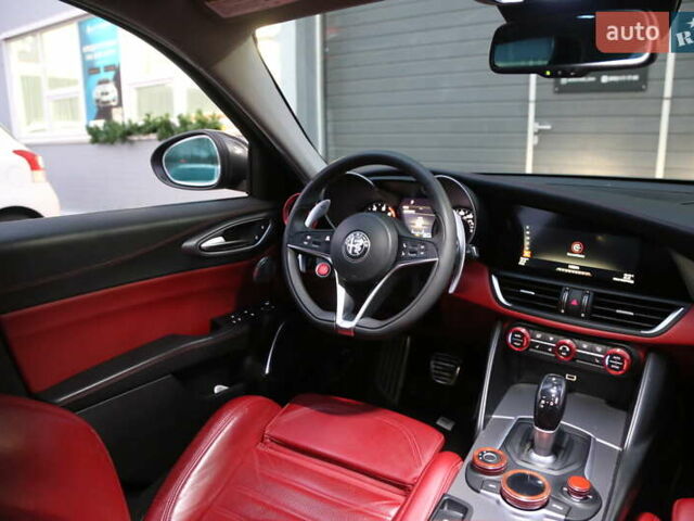 Сірий Альфа Ромео Джулія, об'ємом двигуна 2 л та пробігом 75 тис. км за 17500 $, фото 14 на Automoto.ua