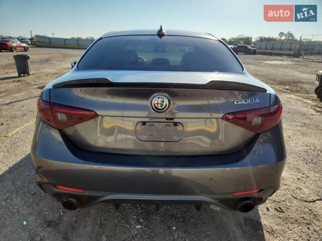 Серый Альфа Ромео Джулия, объемом двигателя 2 л и пробегом 50 тыс. км за 5700 $, фото 3 на Automoto.ua