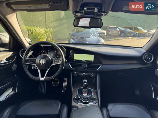 Сірий Альфа Ромео Джулія, об'ємом двигуна 2 л та пробігом 101 тис. км за 23600 $, фото 19 на Automoto.ua