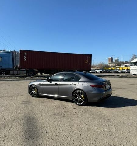 Сірий Альфа Ромео Джулія, об'ємом двигуна 2 л та пробігом 66 тис. км за 19200 $, фото 5 на Automoto.ua