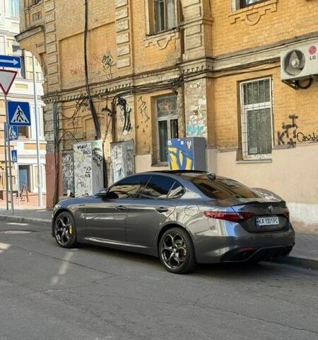 Сірий Альфа Ромео Джулія, об'ємом двигуна 2 л та пробігом 66 тис. км за 19200 $, фото 32 на Automoto.ua