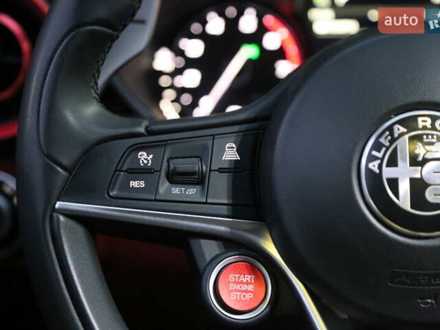 Сірий Альфа Ромео Джулія, об'ємом двигуна 2 л та пробігом 75 тис. км за 17500 $, фото 21 на Automoto.ua