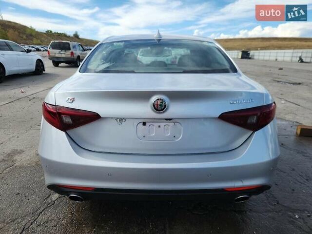 Серый Альфа Ромео Джулия, объемом двигателя 0 л и пробегом 69 тыс. км за 4000 $, фото 5 на Automoto.ua