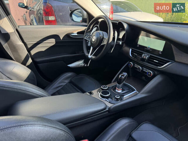Сірий Альфа Ромео Джулія, об'ємом двигуна 2 л та пробігом 101 тис. км за 23600 $, фото 24 на Automoto.ua