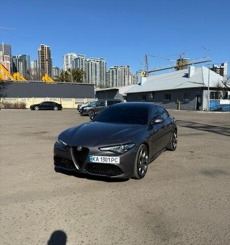 Сірий Альфа Ромео Джулія, об'ємом двигуна 2 л та пробігом 66 тис. км за 19200 $, фото 1 на Automoto.ua