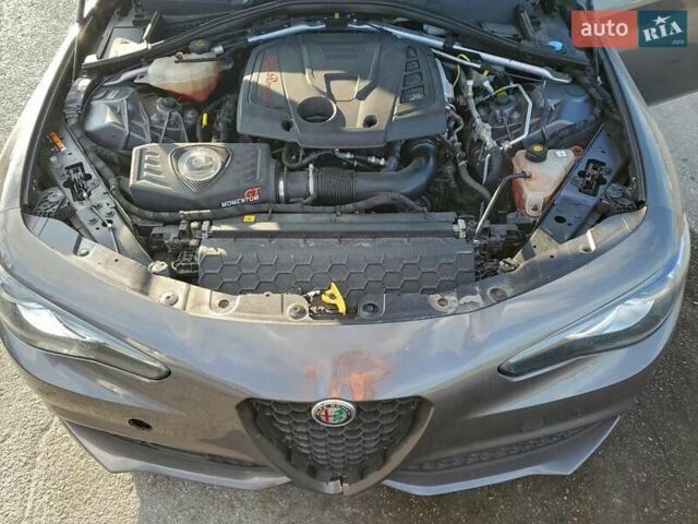 Серый Альфа Ромео Джулия, объемом двигателя 2 л и пробегом 79 тыс. км за 5300 $, фото 9 на Automoto.ua