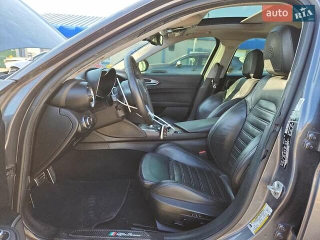 Серый Альфа Ромео Джулия, объемом двигателя 2 л и пробегом 50 тыс. км за 5700 $, фото 6 на Automoto.ua