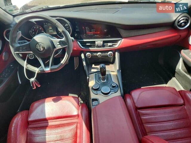 Альфа Ромео Джулия 2017 в Виннице на Automoto.ua Серый Альфа Ромео Джулия, объемом двигателя 2 л и пробегом 96 тыс. км за 4700 $, фото 7 на Automoto.ua