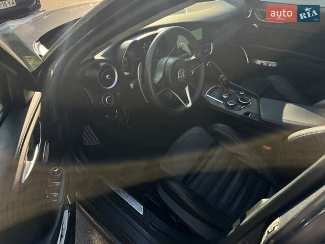 Сірий Альфа Ромео Джулія, об'ємом двигуна 2 л та пробігом 101 тис. км за 23600 $, фото 15 на Automoto.ua