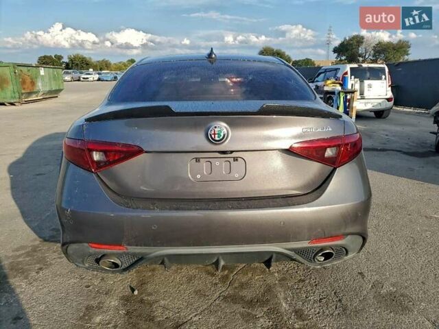 Серый Альфа Ромео Джулия, объемом двигателя 2 л и пробегом 79 тыс. км за 5300 $, фото 5 на Automoto.ua