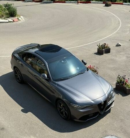 Сірий Альфа Ромео Джулія, об'ємом двигуна 2 л та пробігом 66 тис. км за 19200 $, фото 33 на Automoto.ua