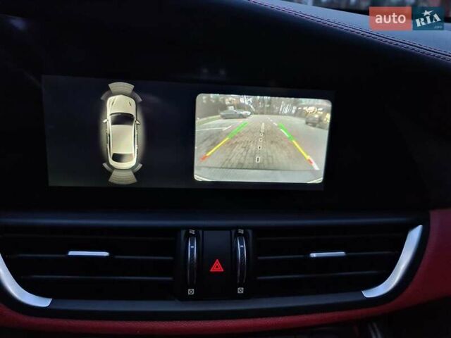 Серый Альфа Ромео Джулия, объемом двигателя 2 л и пробегом 74 тыс. км за 17100 $, фото 22 на Automoto.ua