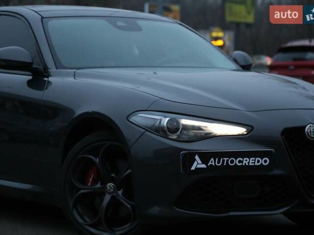 Сірий Альфа Ромео Джулія, об'ємом двигуна 2 л та пробігом 75 тис. км за 17500 $, фото 1 на Automoto.ua