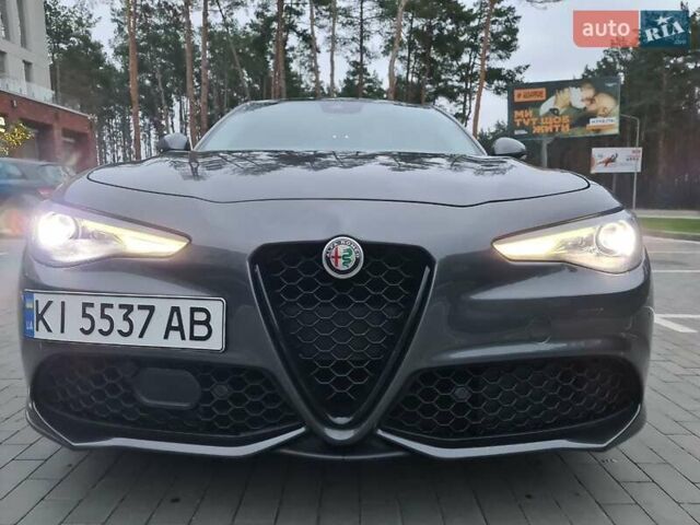 Серый Альфа Ромео Джулия, объемом двигателя 2 л и пробегом 74 тыс. км за 17100 $, фото 9 на Automoto.ua