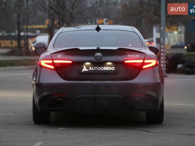 Сірий Альфа Ромео Джулія, об'ємом двигуна 2 л та пробігом 75 тис. км за 17500 $, фото 6 на Automoto.ua