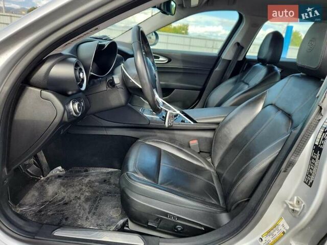 Серый Альфа Ромео Джулия, объемом двигателя 0 л и пробегом 69 тыс. км за 4000 $, фото 6 на Automoto.ua