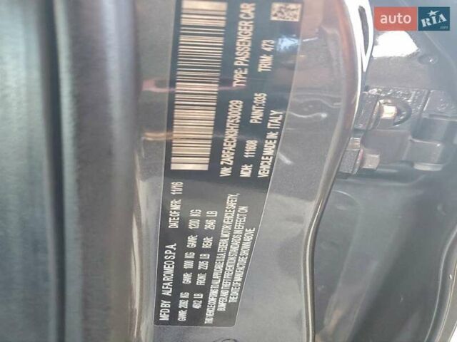Серый Альфа Ромео Джулия, объемом двигателя 2 л и пробегом 79 тыс. км за 5300 $, фото 10 на Automoto.ua