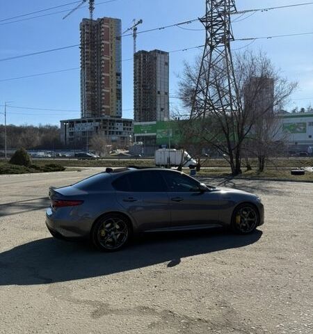 Сірий Альфа Ромео Джулія, об'ємом двигуна 2 л та пробігом 66 тис. км за 19200 $, фото 9 на Automoto.ua